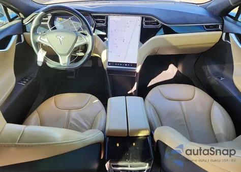 2014 Tesla Model S z USA, uszkodzony, nr VIN 5YJSA1H17EFP61125